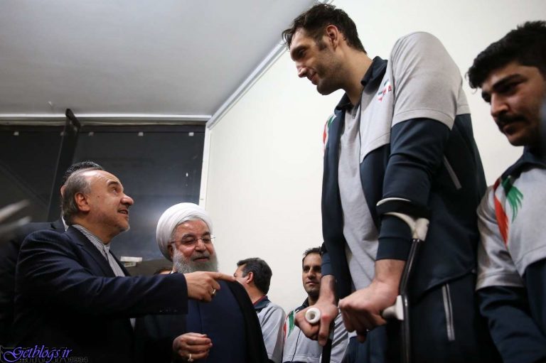 دیدار رئیسجمهور با اعضای تیم ملی والیبال نشسته