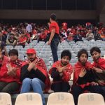 عکس) + عکس یادگاری دختران پرسپولیسی که با گریم به ورزشگاه رفتند (